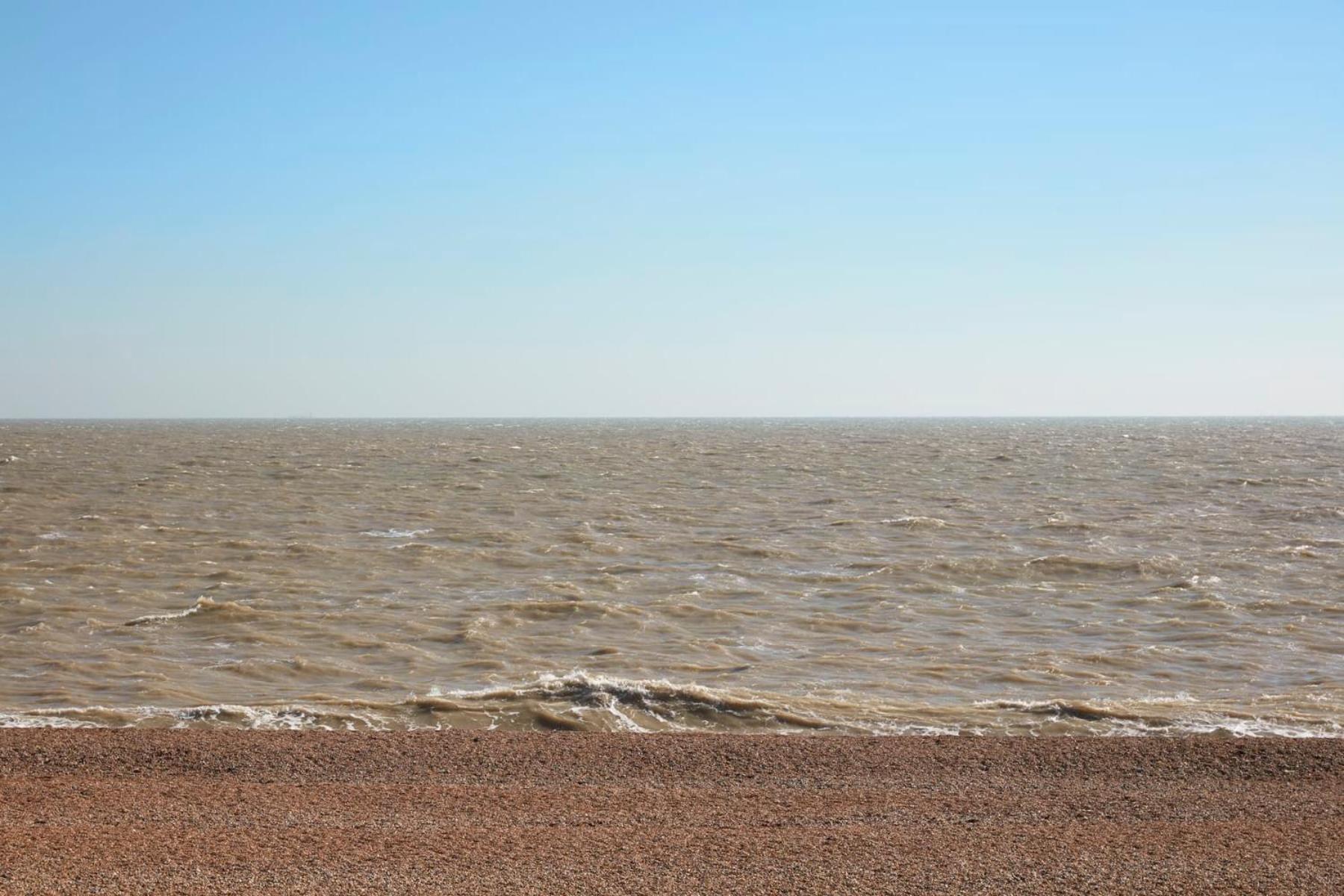 Spacious Beach Front Apartment With Stunning Sea Views Deal Exterior photo