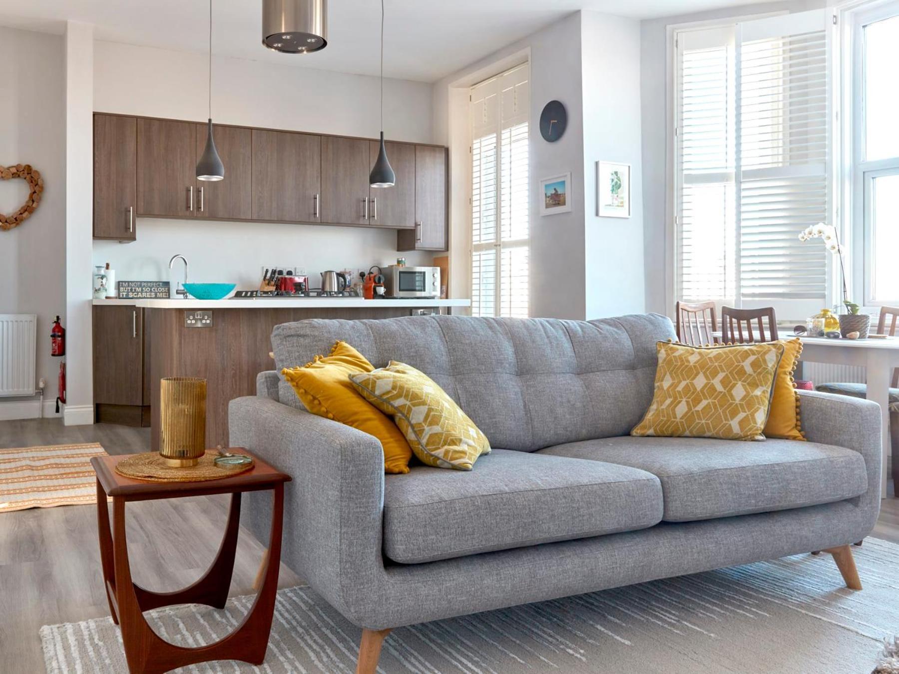 Spacious Beach Front Apartment With Stunning Sea Views Deal Exterior photo