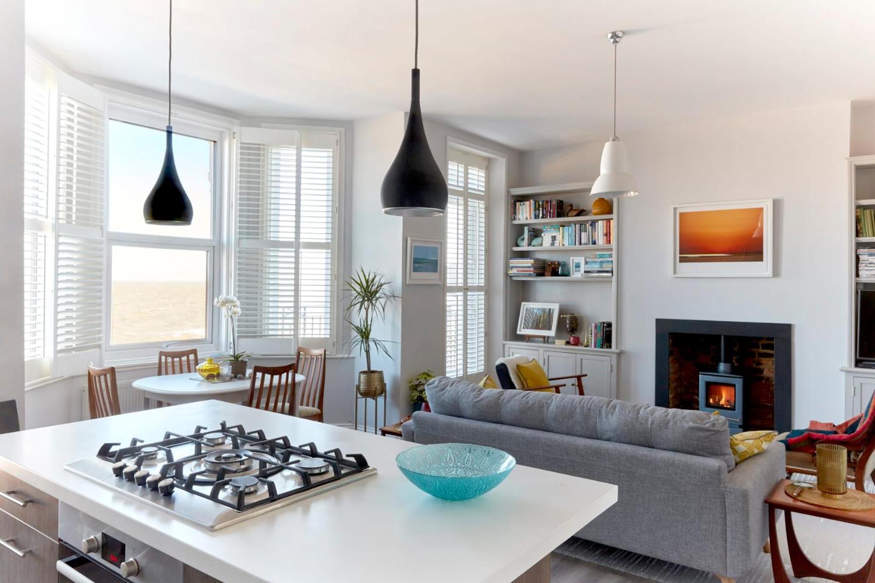 Spacious Beach Front Apartment With Stunning Sea Views Deal Exterior photo